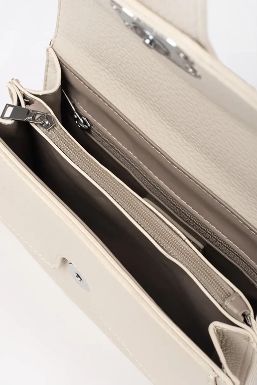 Bolsa Pequena Feminina em Azul Claro... Bolsa Pequena Feminina em Azul Claro...