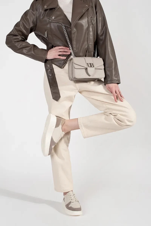 Bolsa Pequena Feminina em Marfim com... Bolsa Pequena Feminina em Marfim com...