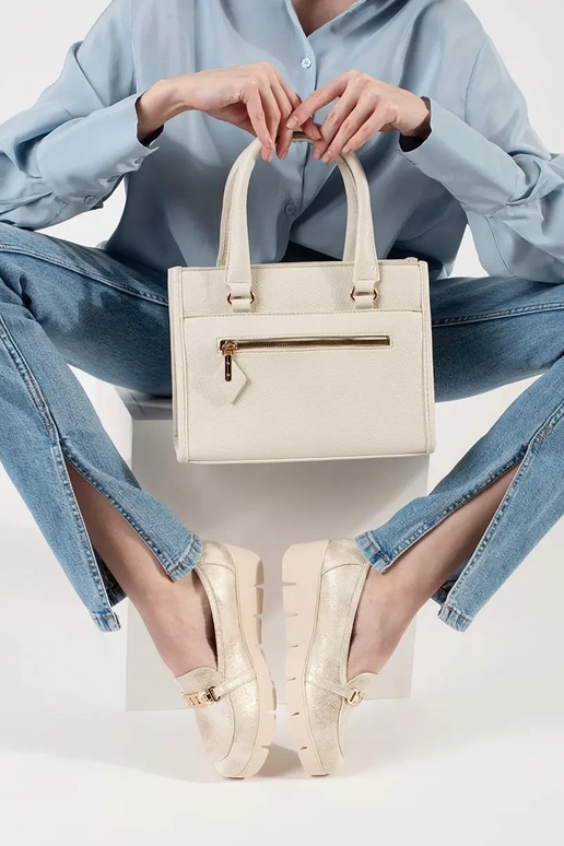 Bolsa na cor areia clara com zíper