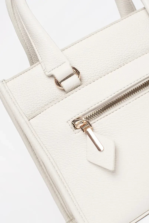 Bolsa na cor areia clara com zíper