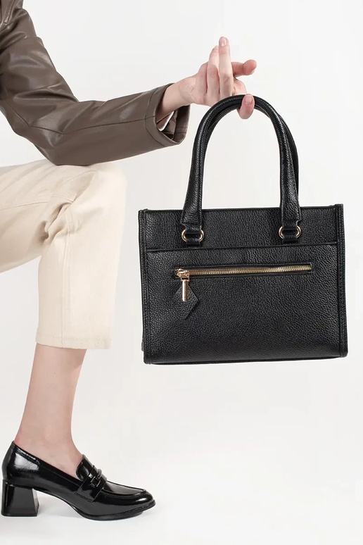 Bolsa preta com zíper