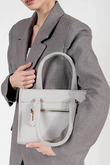 Bolsa cinza com zíper 2