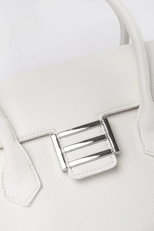 Bolsa feminina na cor cinza com alças