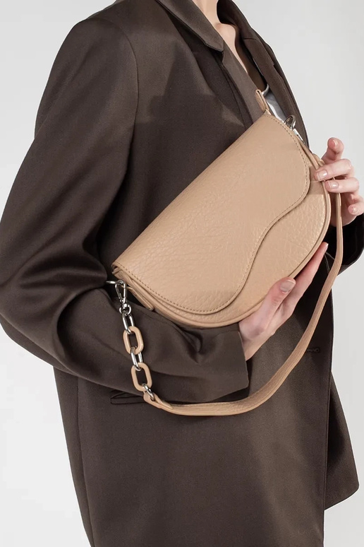 Bolsa na cor marfim tipo nerka