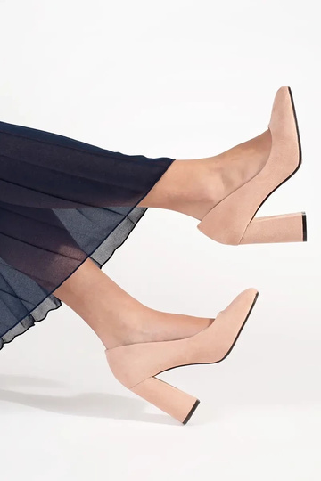 Saltos altos de camurça cor... 2