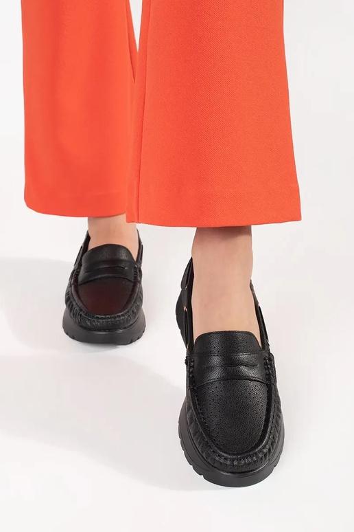 Mocassins femininos cor preta estilosos Mocassins femininos cor preta estilosos