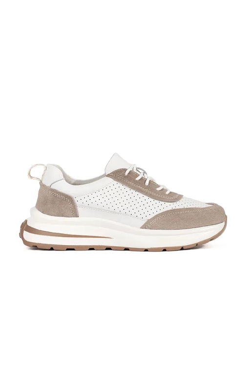 Tênis de couro perfurado com sola... Tênis de couro perfurado com sola...