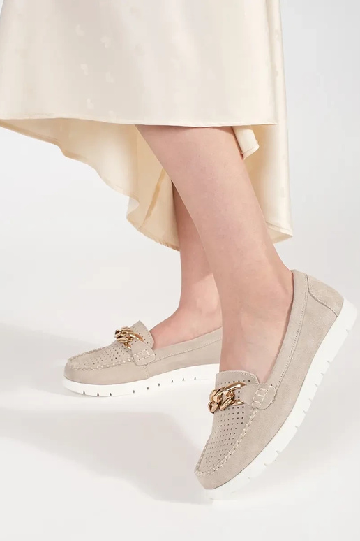 Mocassins de couro na cor areia com... Mocassins de couro na cor areia com...