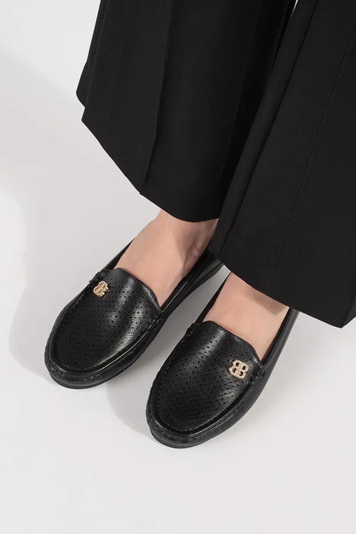 Sapatos femininos cor preta com salto...