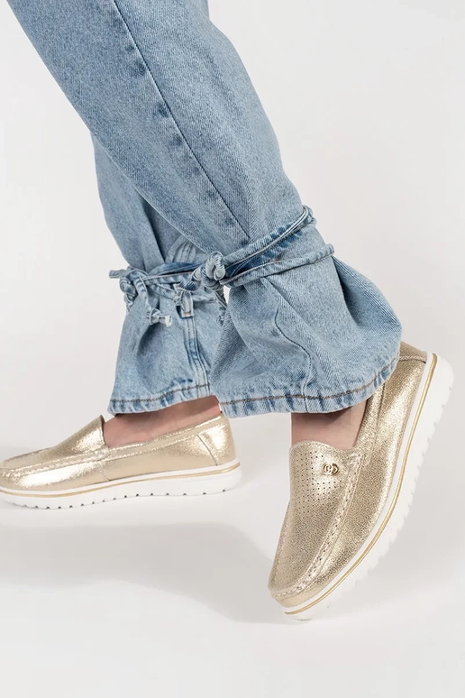 Mocassins dourados de couro natural Mocassins dourados de couro natural