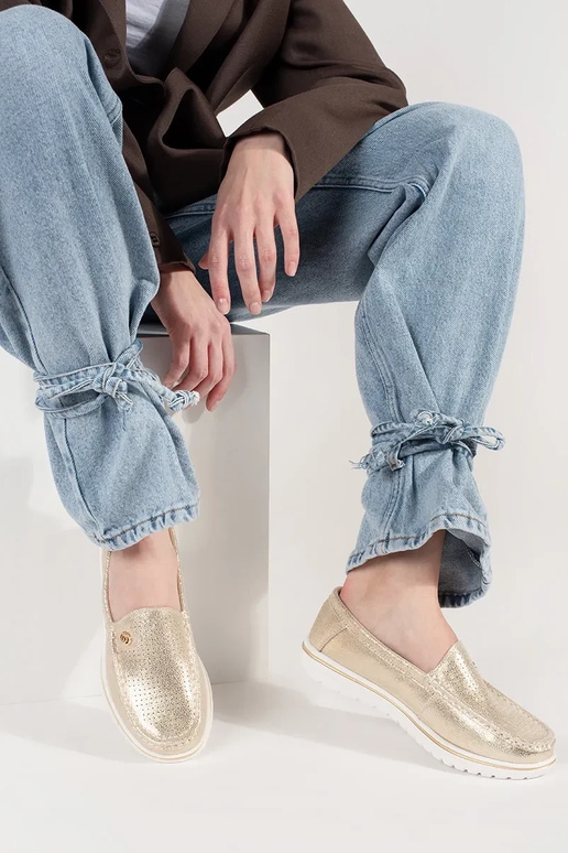 Mocassins dourados de couro natural Mocassins dourados de couro natural