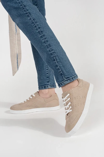 Tênis de couro cor areia 2