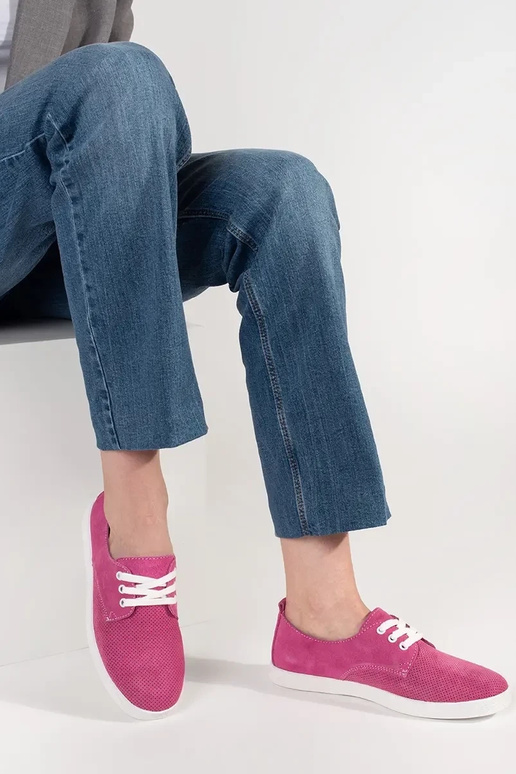 Sapatos vazados de couro natural na...