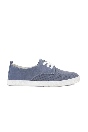 Sapatos vazados na cor...