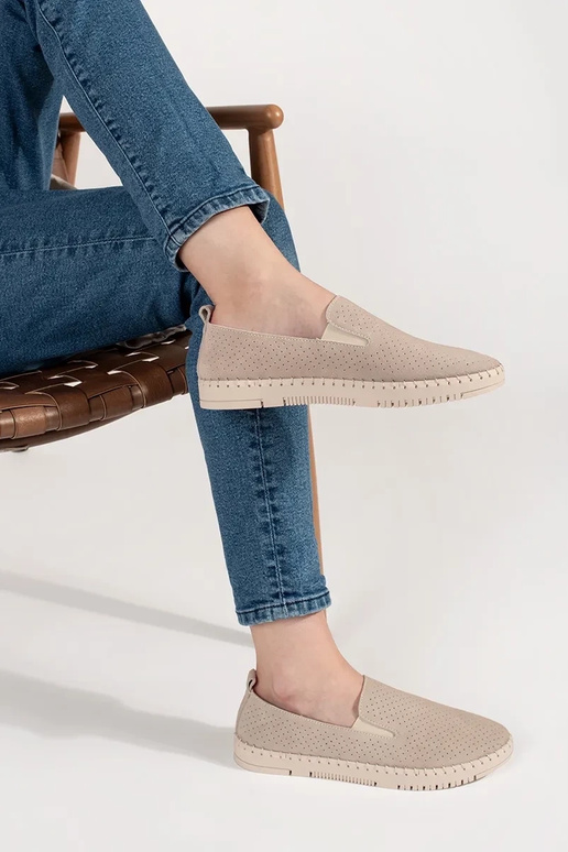 Mocassins de couro cor areia leves Mocassins de couro cor areia leves