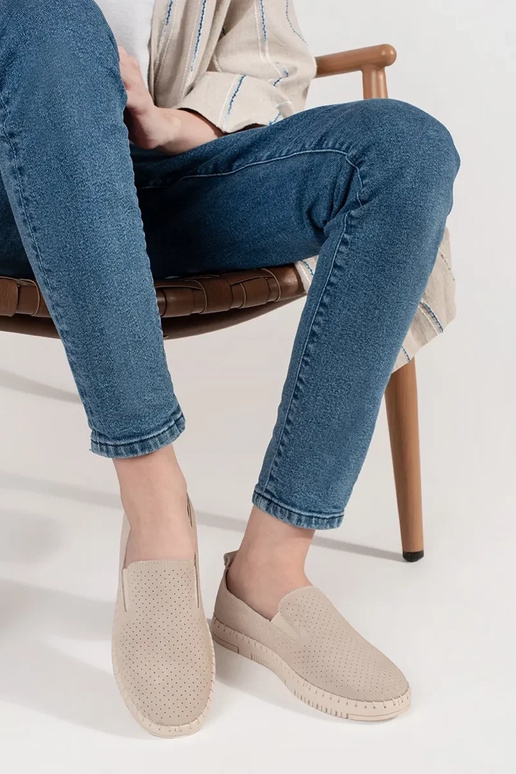 Mocassins de couro cor areia leves Mocassins de couro cor areia leves