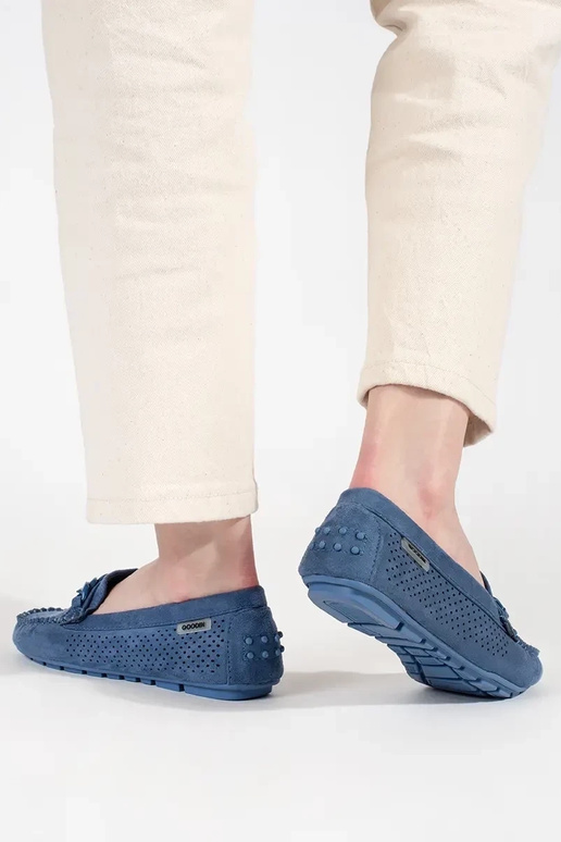Mocassins azuis perfurados femininos...