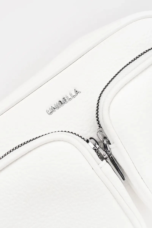 Pequena bolsa branca com bolsos