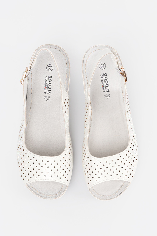 Sandálias brancas de renda Sandálias brancas de renda