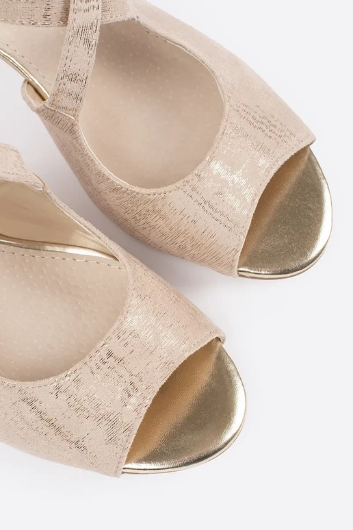 Tênis baixos femininos de couro... Tênis baixos femininos de couro...