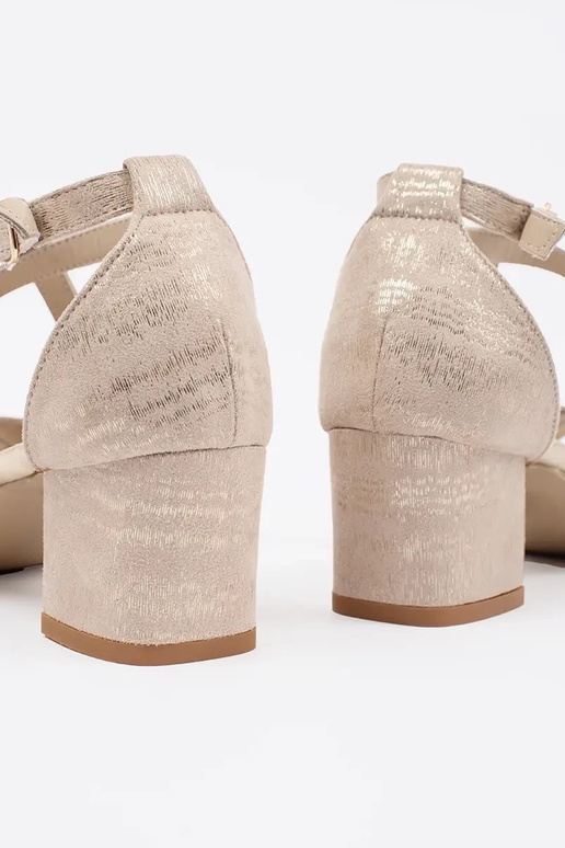 Tênis baixos femininos de couro... Tênis baixos femininos de couro...