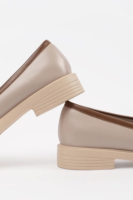 Mocassins elegantes femininos na cor... Mocassins elegantes femininos na cor...