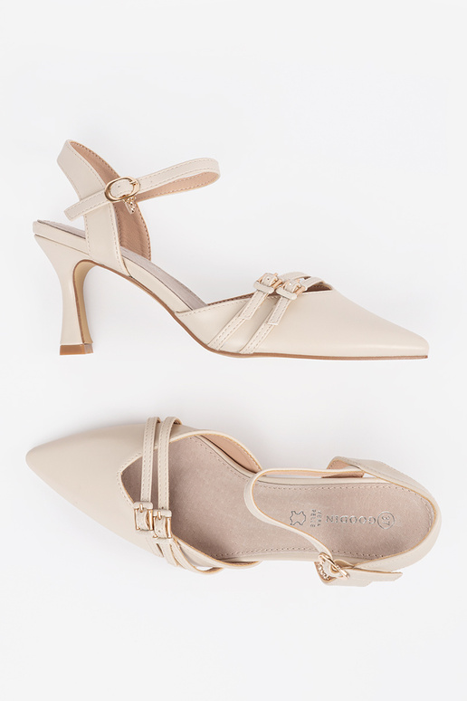 Sapatos de salto em tom de marfim Sapatos de salto em tom de marfim