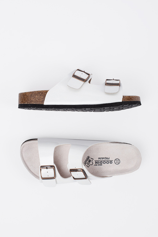 Chinelos brancos de sola plana Chinelos brancos de sola plana