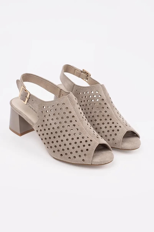 sandálias de camurça cor areia com... sandálias de camurça cor areia com...