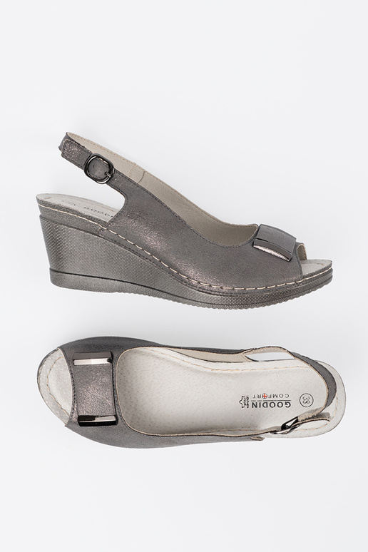 Sandálias cinzas para mulheres em salto