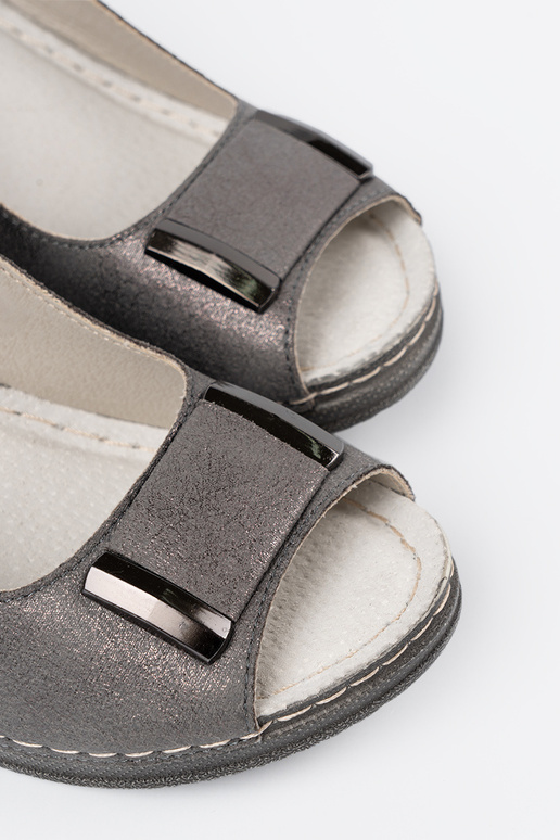 Sandálias cinzas para mulheres em salto