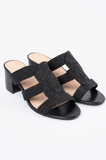 Sandálias femininas pretas... 2