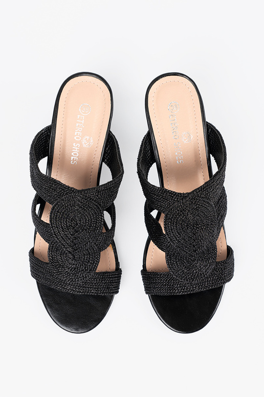 Sandálias femininas pretas trançadas...