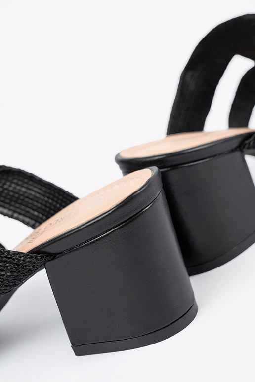 Sandálias femininas pretas trançadas...