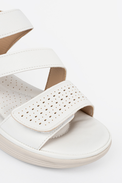 Sandálias femininas com fechos...