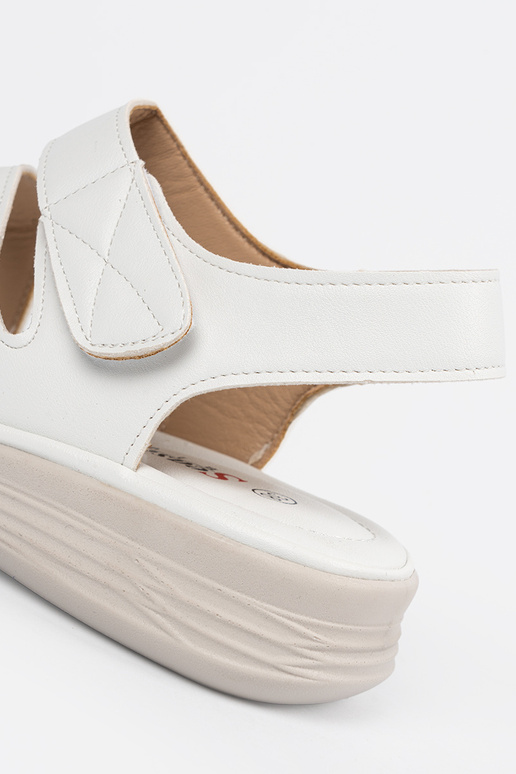 Sandálias femininas com fechos...