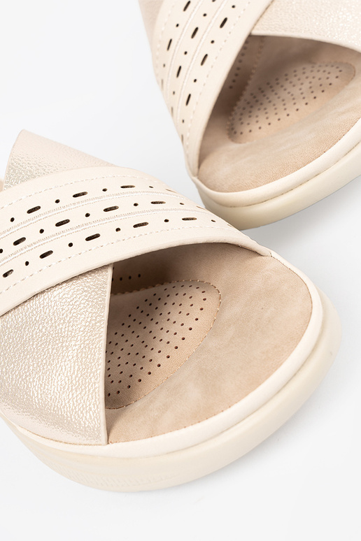 Chinelos com plataforma cor de marfim