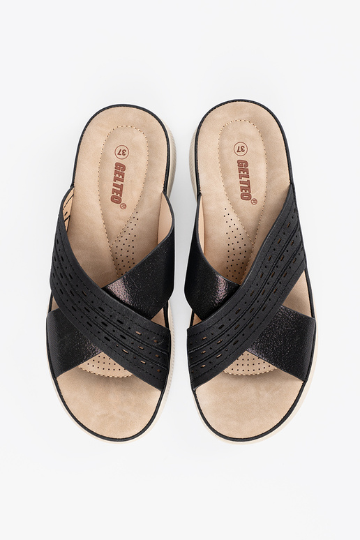 Chinelos com plataforma pretos