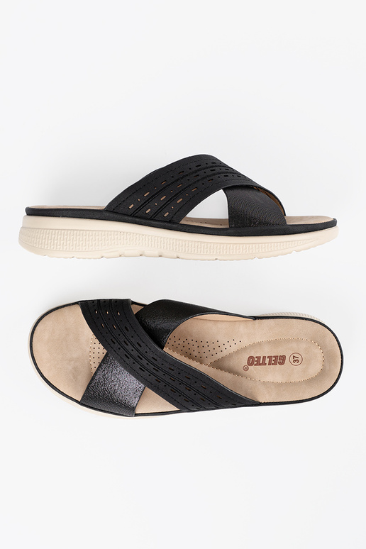 Chinelos com plataforma pretos