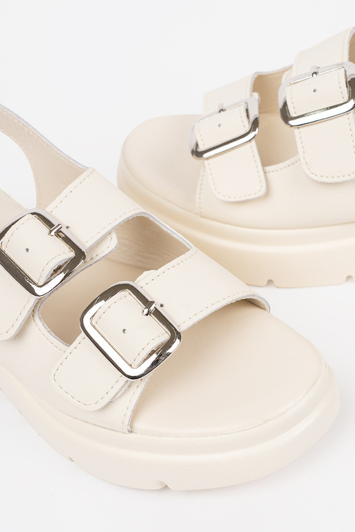 Sandálias Clássicas em Tom de Areia...