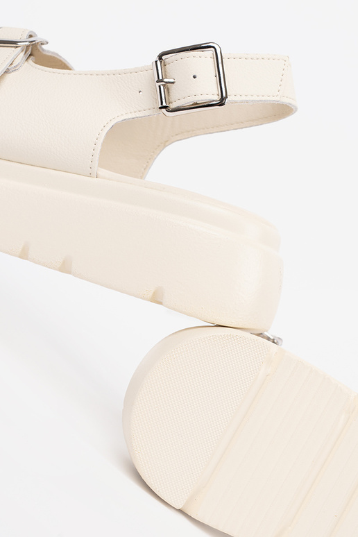 Sandálias Clássicas em Tom de Areia...