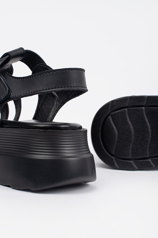 Sandálias pretas com plataforma de couro Sandálias pretas com plataforma de couro