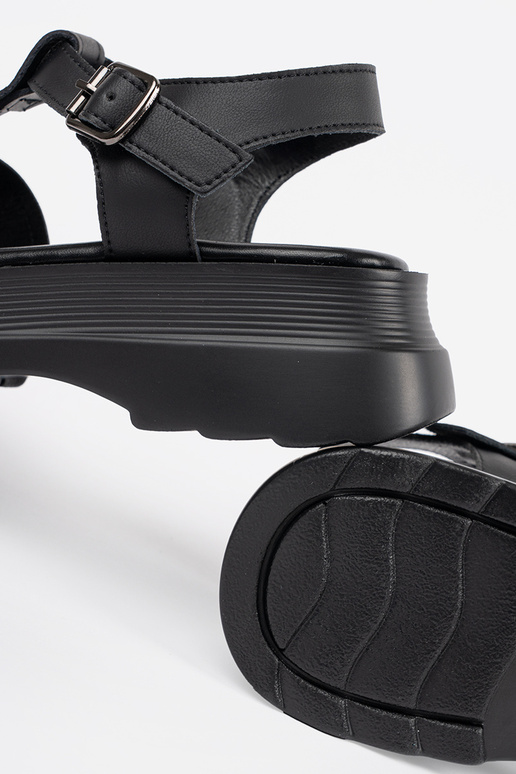 Sandálias Pretas com Solado Grosso Sandálias Pretas com Solado Grosso