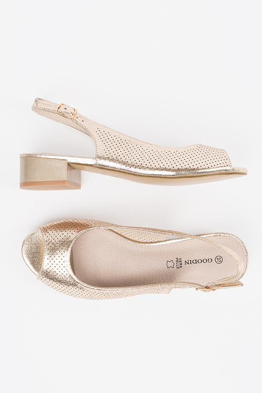 Sandálias femininas douradas rendadas... Sandálias femininas douradas rendadas...