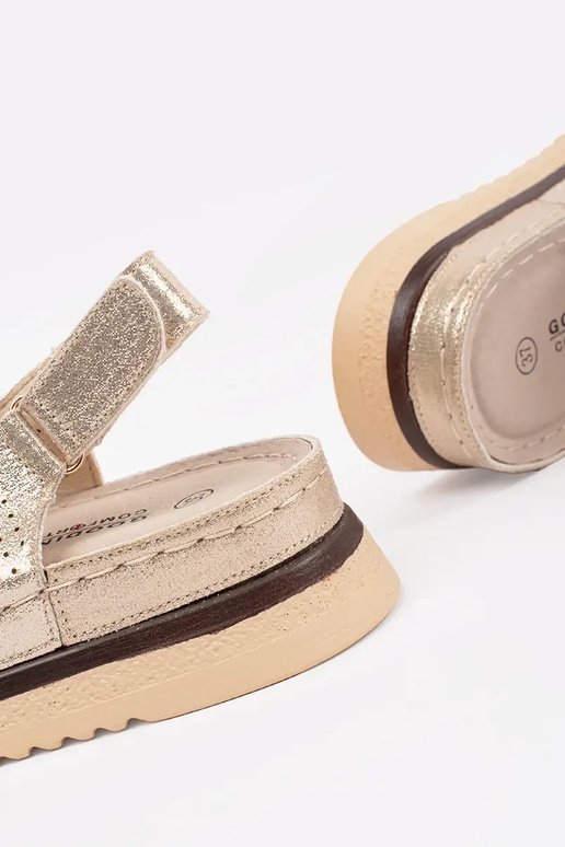 sandálias macias com detalhes em... sandálias macias com detalhes em...