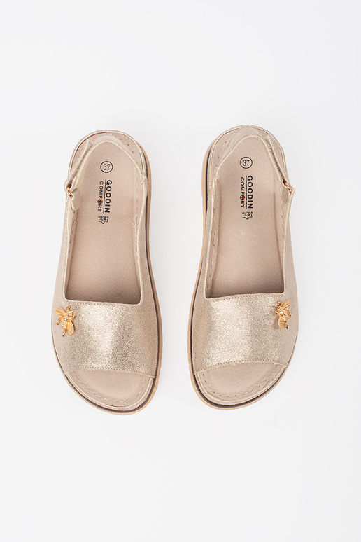 Sandálias douradas com plataforma e...