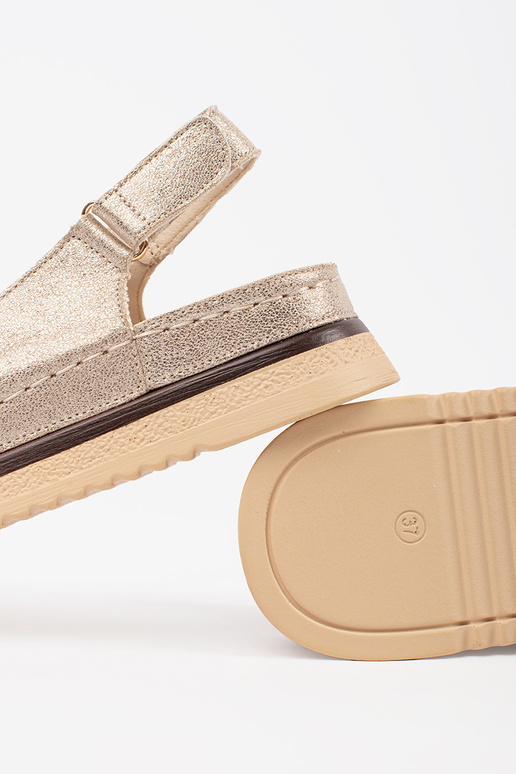 Sandálias douradas com plataforma e...