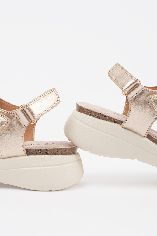 Sandálias confortáveis femininas cor... Sandálias confortáveis femininas cor...