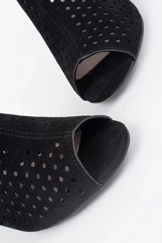 sandálias de camurça pretas com salto... sandálias de camurça pretas com salto...