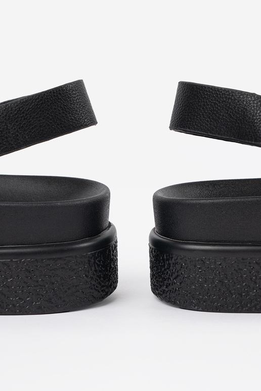 cor preta elegante sandálias com uma... cor preta elegante sandálias com uma...